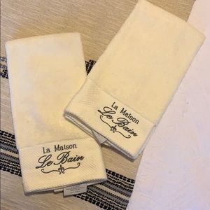 Set of 2 hand towels
